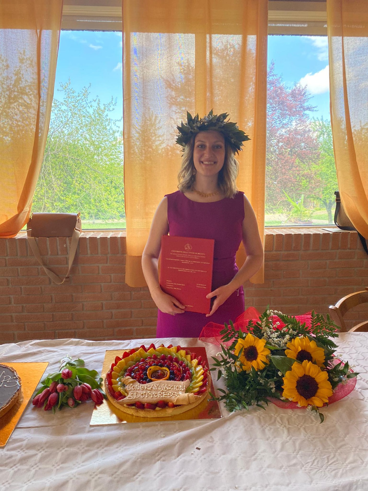 Francesca Chiga durante la defensa de su proyecto